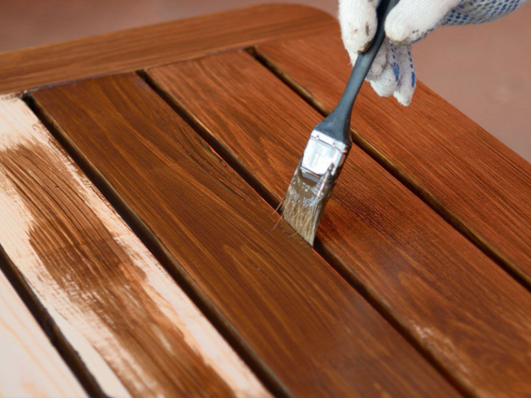 How to make plastic look like wood?